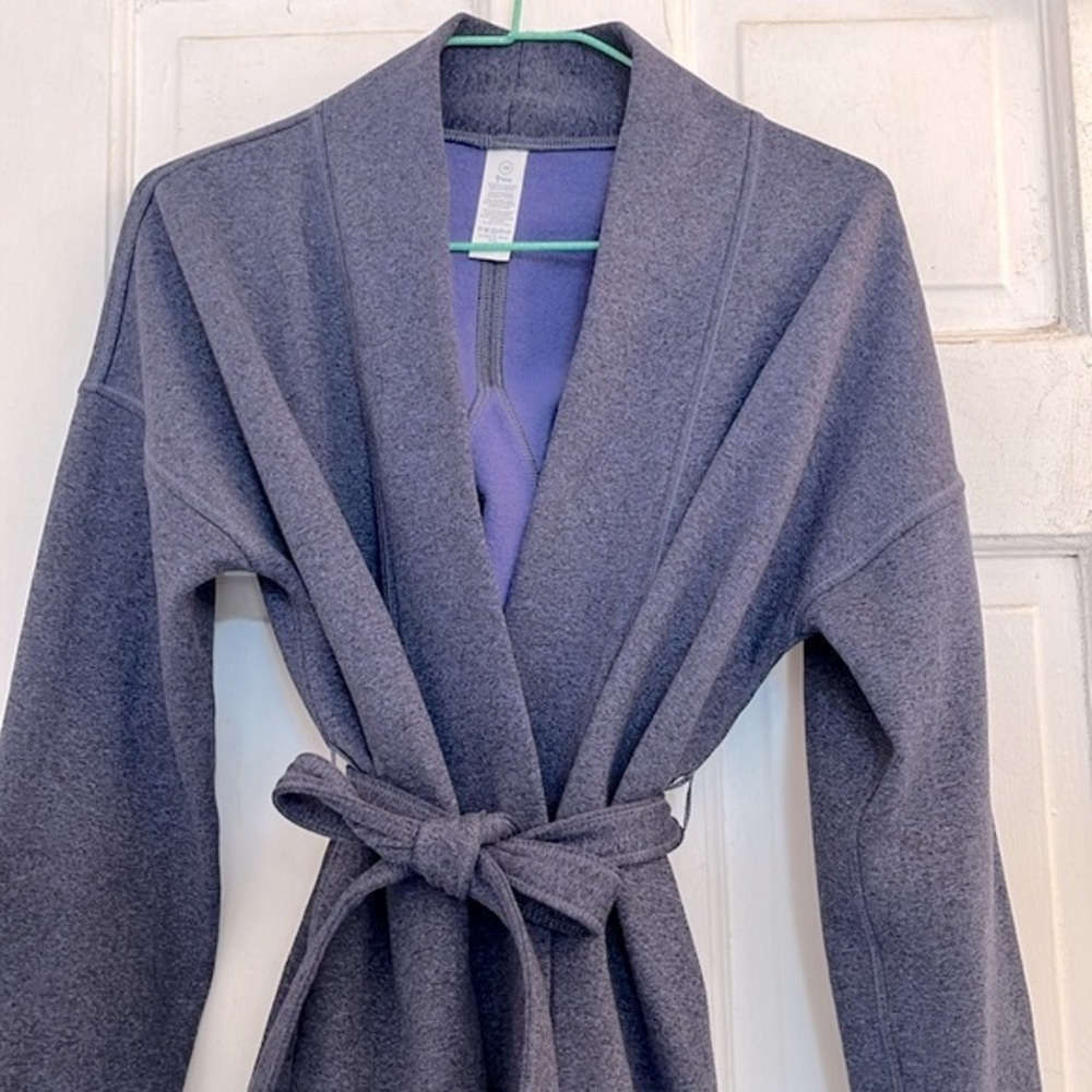 Ivivva by Lululemon purple blue heather girls wrap jacket in size 14